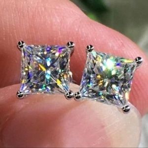 2.5CT SQUARE PRINCESS CUT DIAMOND STUD EARRINGS